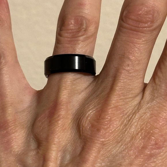 Men’s Wedding Band Elegant Black Ring Size 11 (20.6mm) - Picture 7 of 7